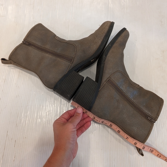 CLARKS Collection Nevella Devon Women's taupe suede zip ankle booties size 10 - Picture 6 of 15